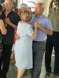 AOBR 2014 06 22 JUIN MARIGNANE REPAS PORCELET A LA BROCHE (211) par G Montaner